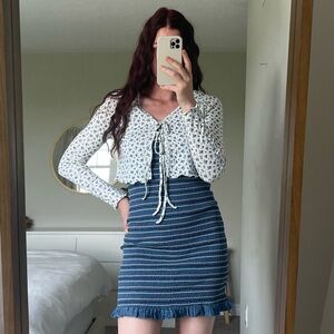 Delicate Blue Floral White Long Sleeve Top with Adjustable Front Ties 🩵 S-M